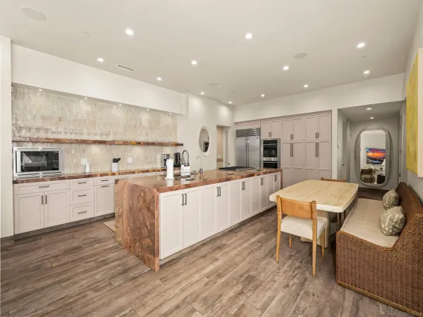 $1,184,000 | 8477 El Paseo Grande, Unit 4, La Jolla, CA 92037