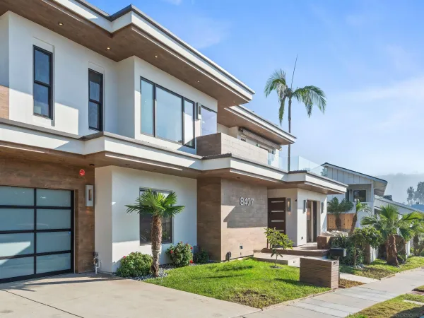 $1,184,000 | 8477 El Paseo Grande, Unit 4, La Jolla, CA 92037