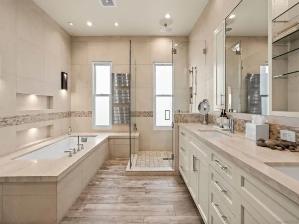 $1,184,000 | 8477 El Paseo Grande, Unit 4, La Jolla, CA 92037