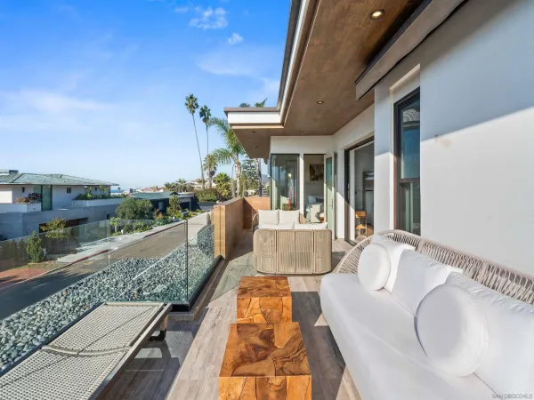$1,184,000 | 8477 El Paseo Grande, Unit 4, La Jolla, CA 92037