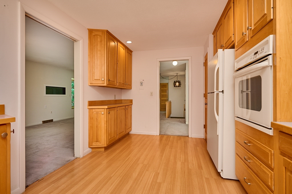 15 Red Fox Lane Amherst, MA 01002 - Photo 11 of 38