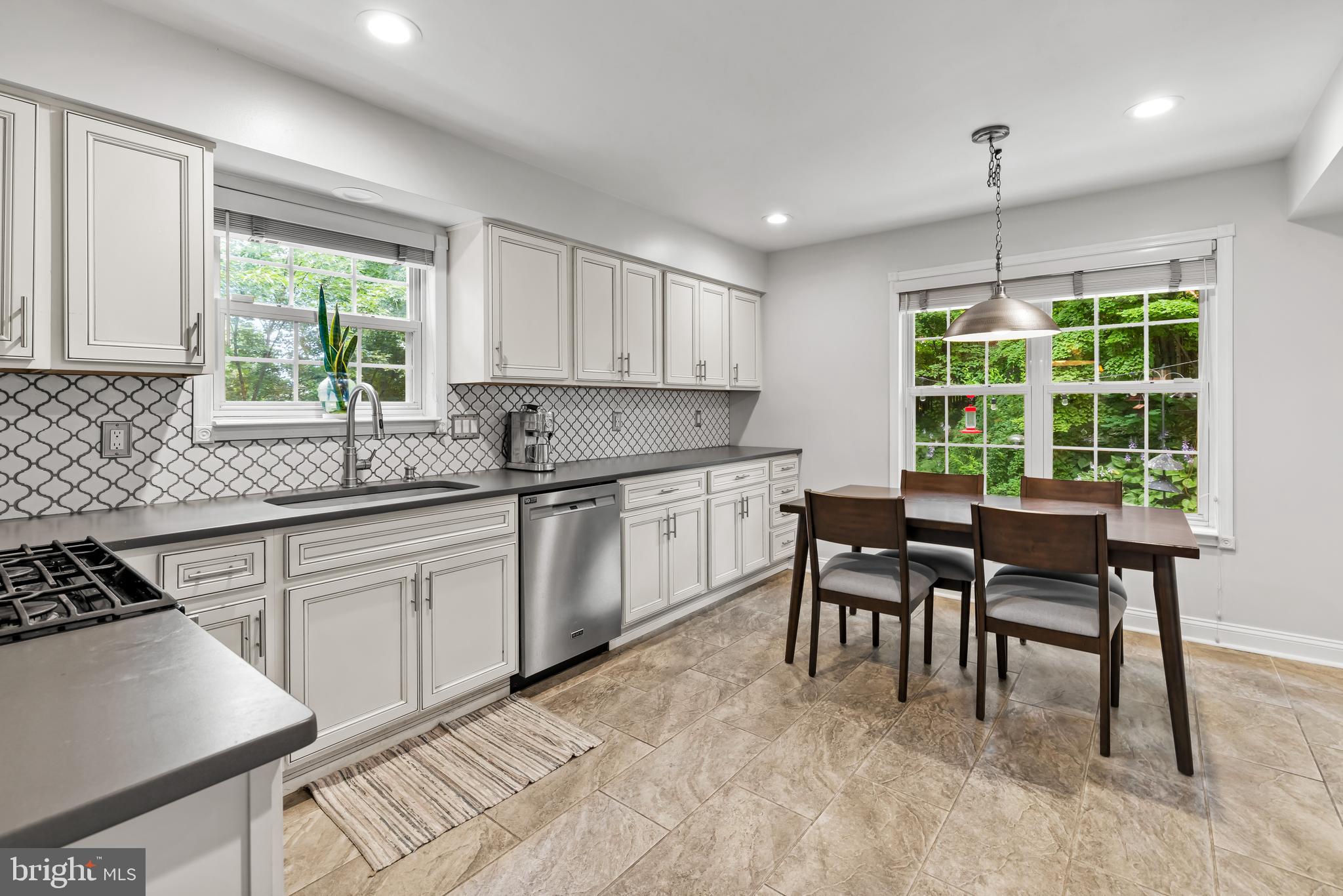 1101 St Albans Road Baltimore, MD 21239 - Photo 9 of 40 Huge kitchen with table space