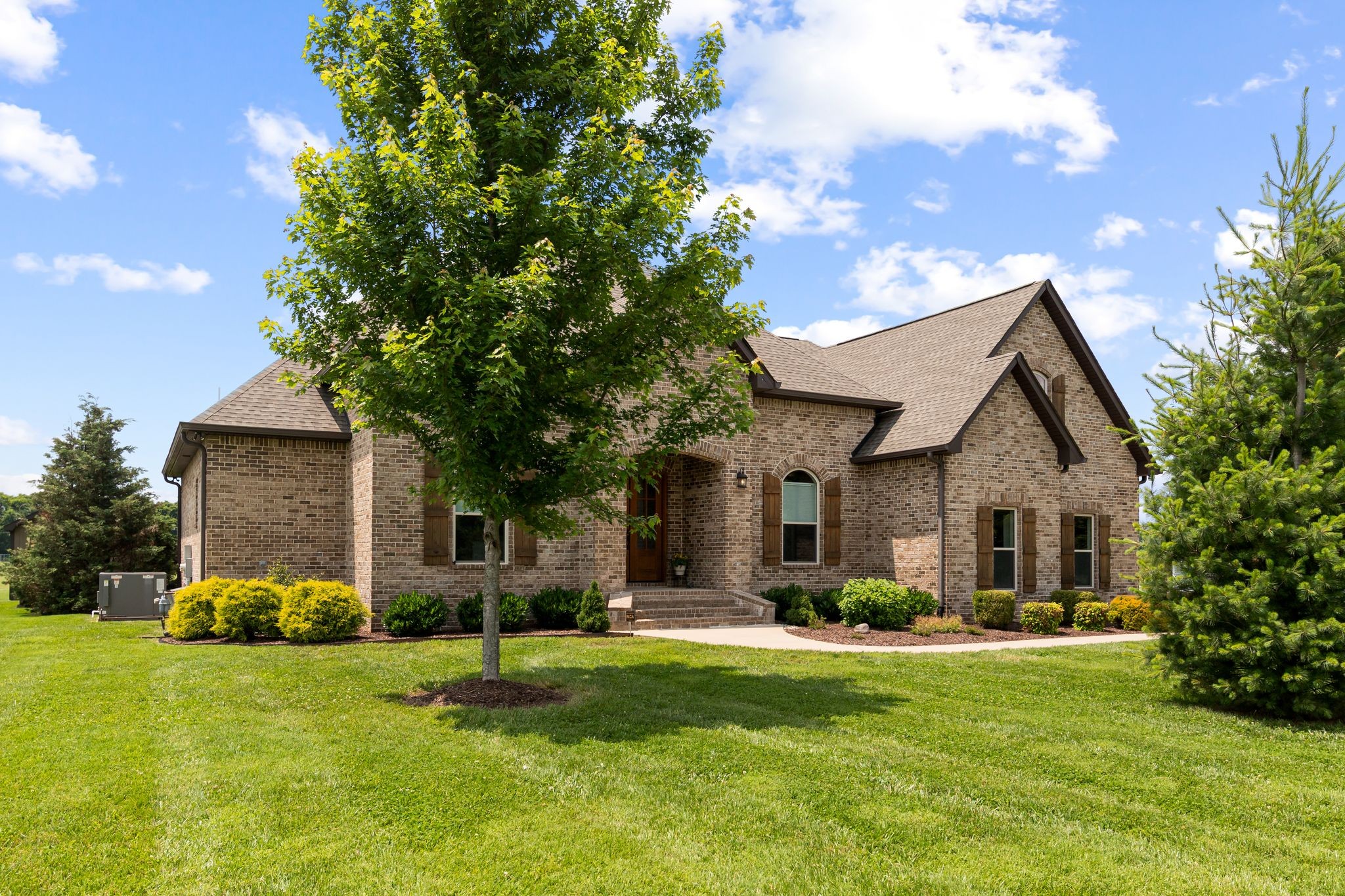 467 Halltown Road Portland, TN 37148 - Photo 2 of 33 a front view of house with yard and green space