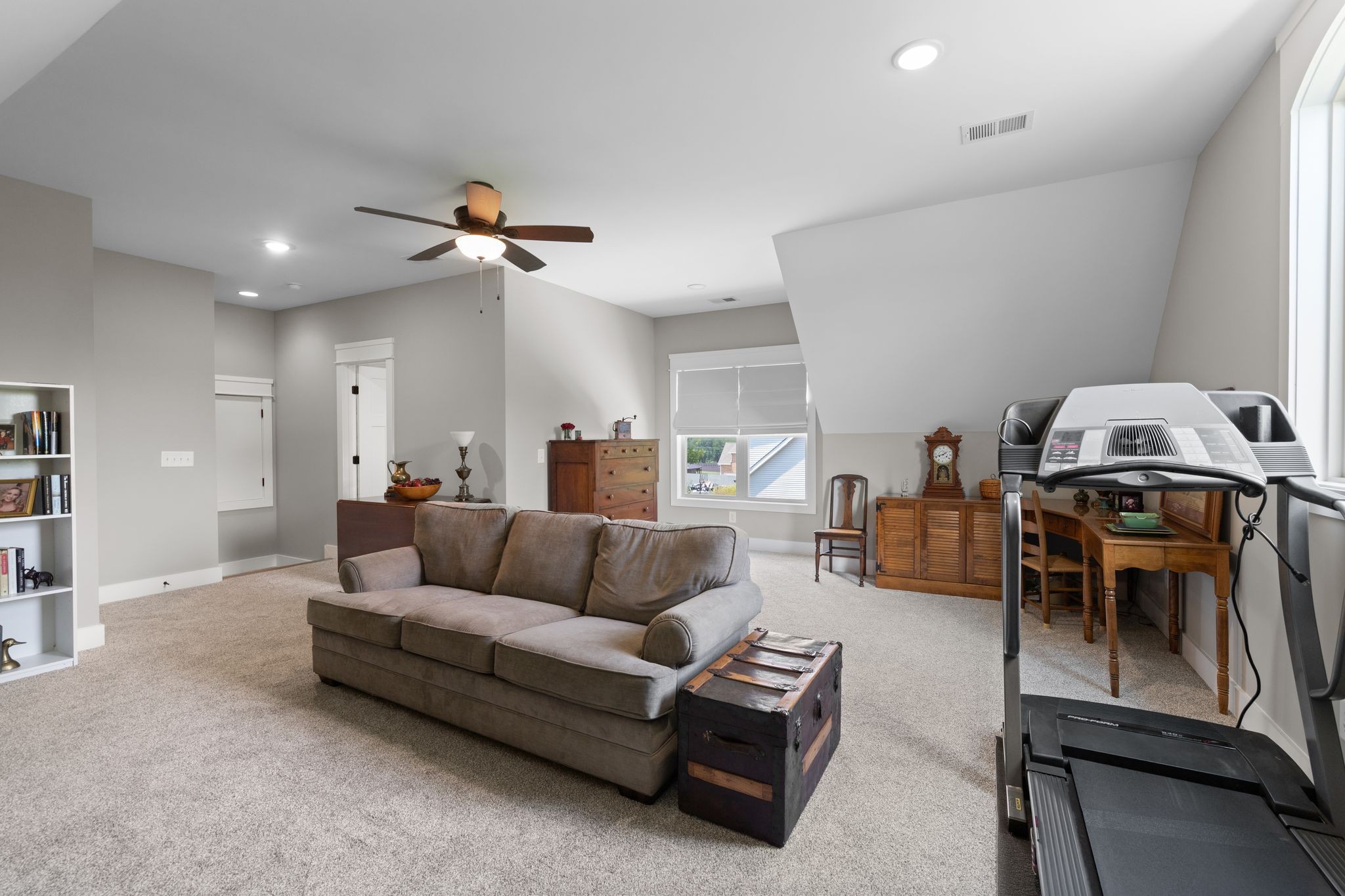 467 Halltown Road Portland, TN 37148 - Photo 27 of 33 a living room with furniture