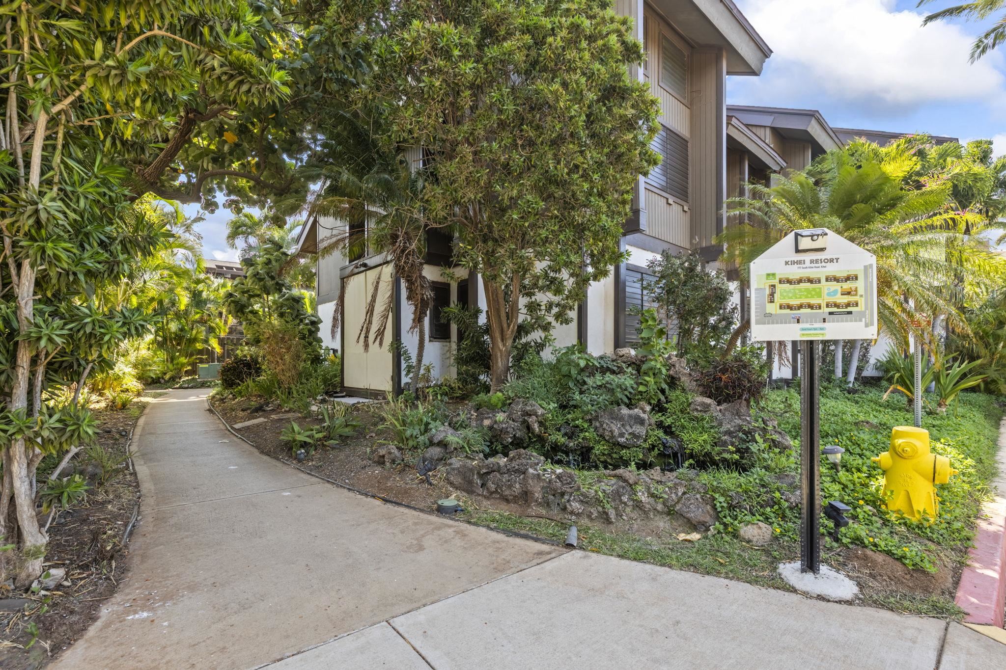 777 South Kihei Road, Unit 105 Kihei, HI 96753 - Photo 26 of 27 a front view of a house with garden