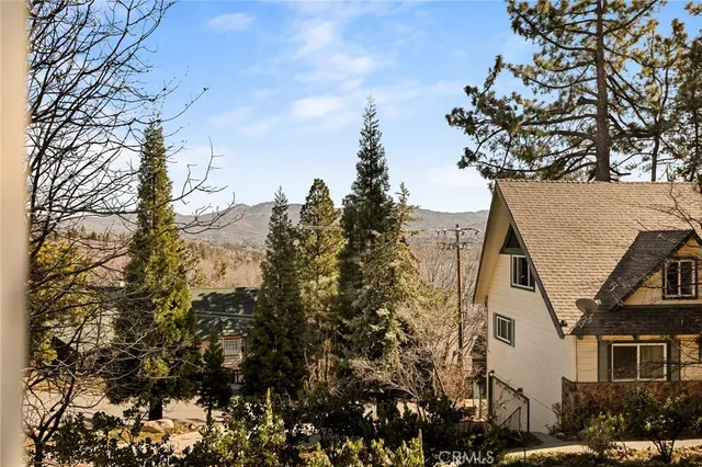 $881,000 | 971 Grass Valley Road, Lake Arrowhead, CA 92352