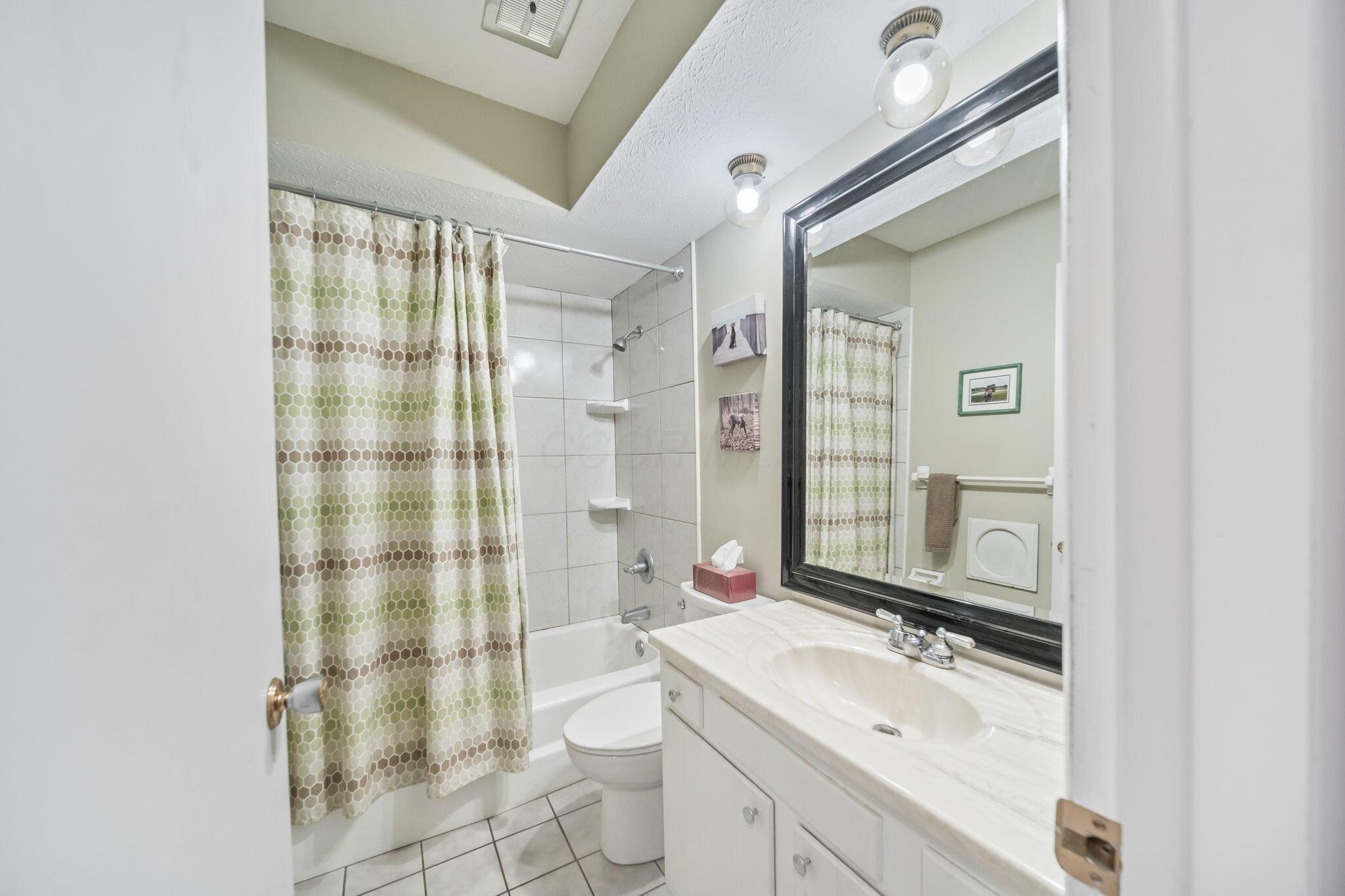 390 Dunbarton Road Columbus, OH 43230 - Photo 14 of 20 36-web-or-mls-A7402834