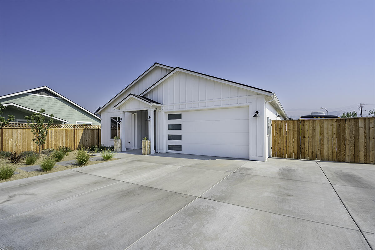 157 Autumn Ridge Court Talent, OR 97540 - Photo 3 of 55 a view of a house with a outdoor space