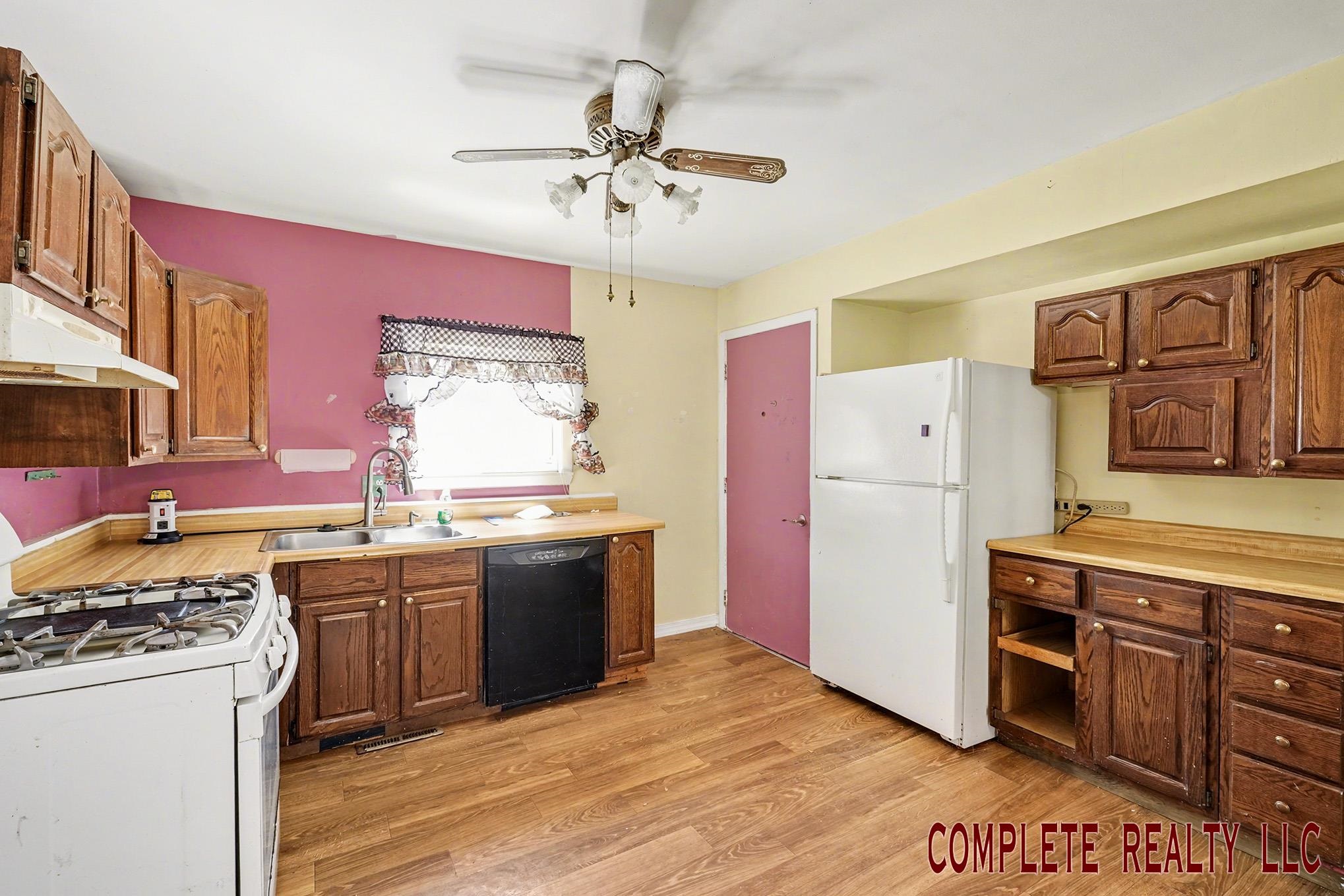 6062 Hopkins Road Flint, MI 48506 - Photo 7 of 25 50204920-330becfb-4452-4361-a94f-177630b31d20.JPG