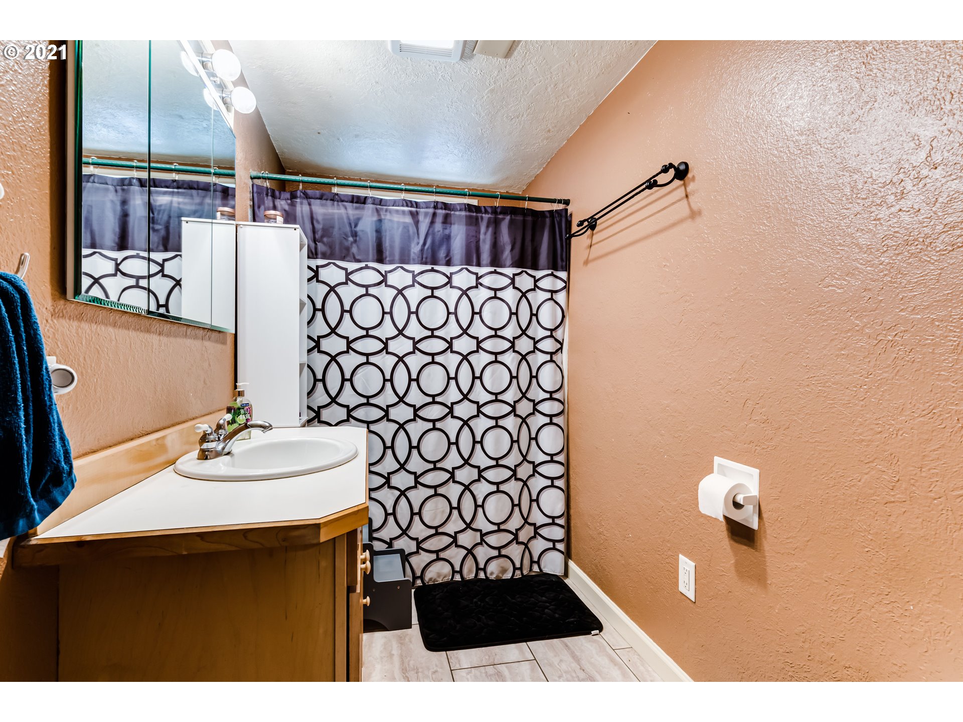 34370 Allen Road Cottage Grove, OR 97424 - Photo 6 of 32 Gallery Image 6