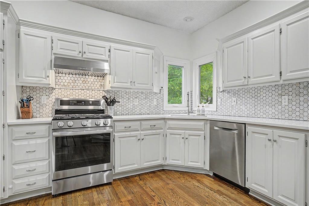 7228 Widmer Road Shawnee, KS 66216 - Photo 14 of 46