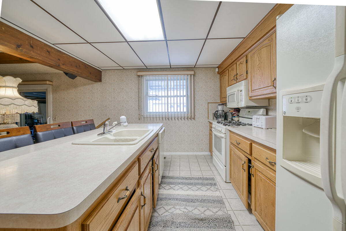 26160 Princeton Street Inkster, MI 48141 - Photo 11 of 13 Kitchen 2