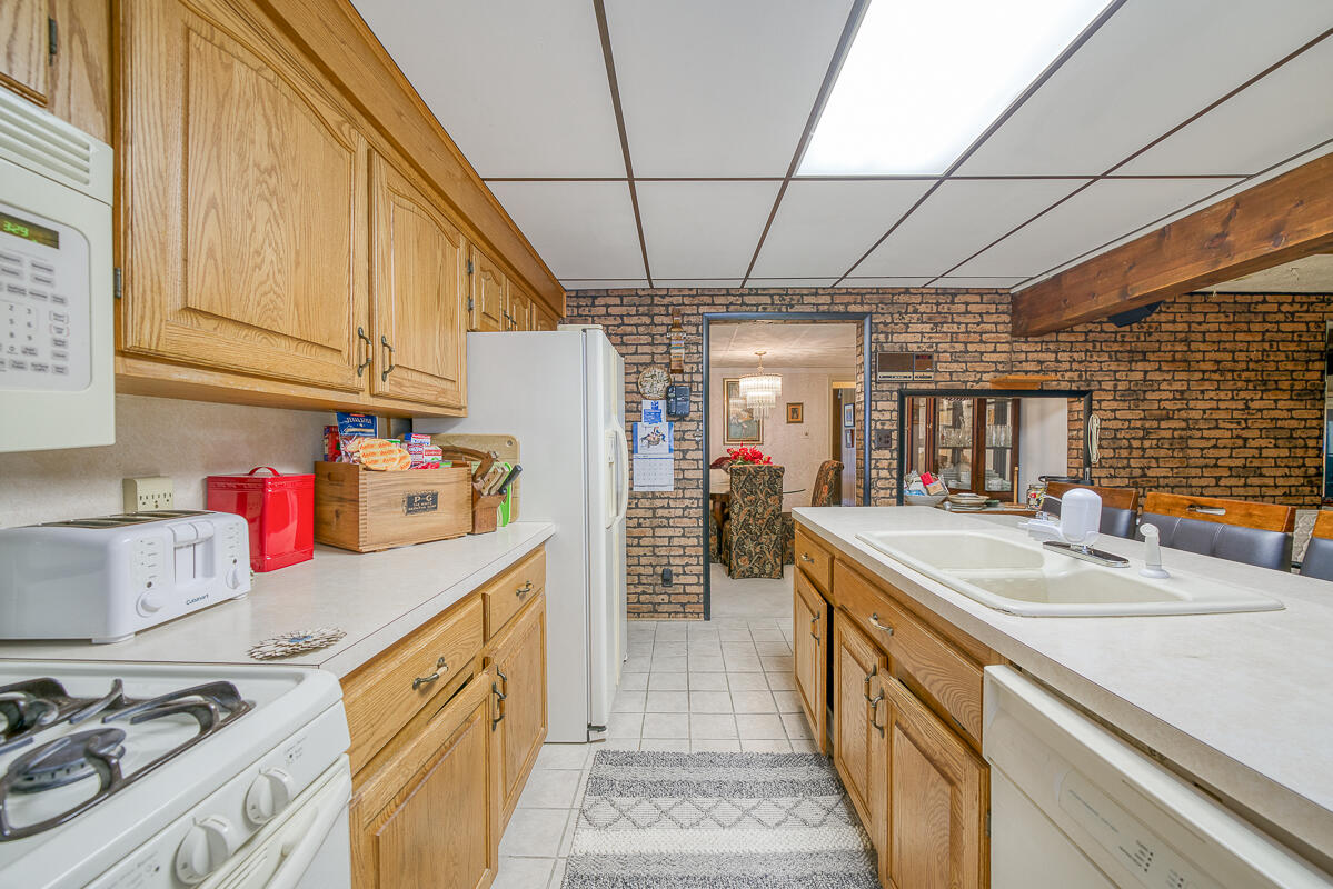 26160 Princeton Street Inkster, MI 48141 - Photo 12 of 13 Kitchen 1