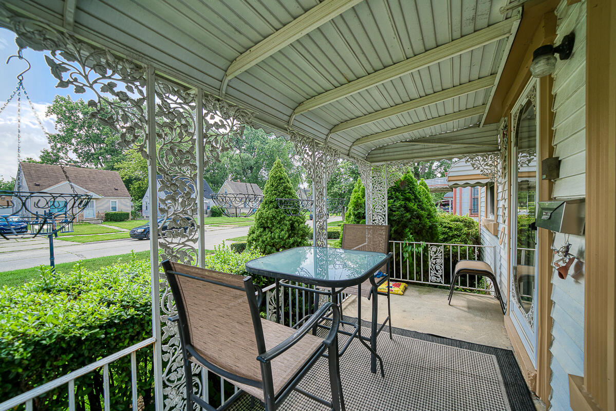 26160 Princeton Street Inkster, MI 48141 - Photo 3 of 13 front porch