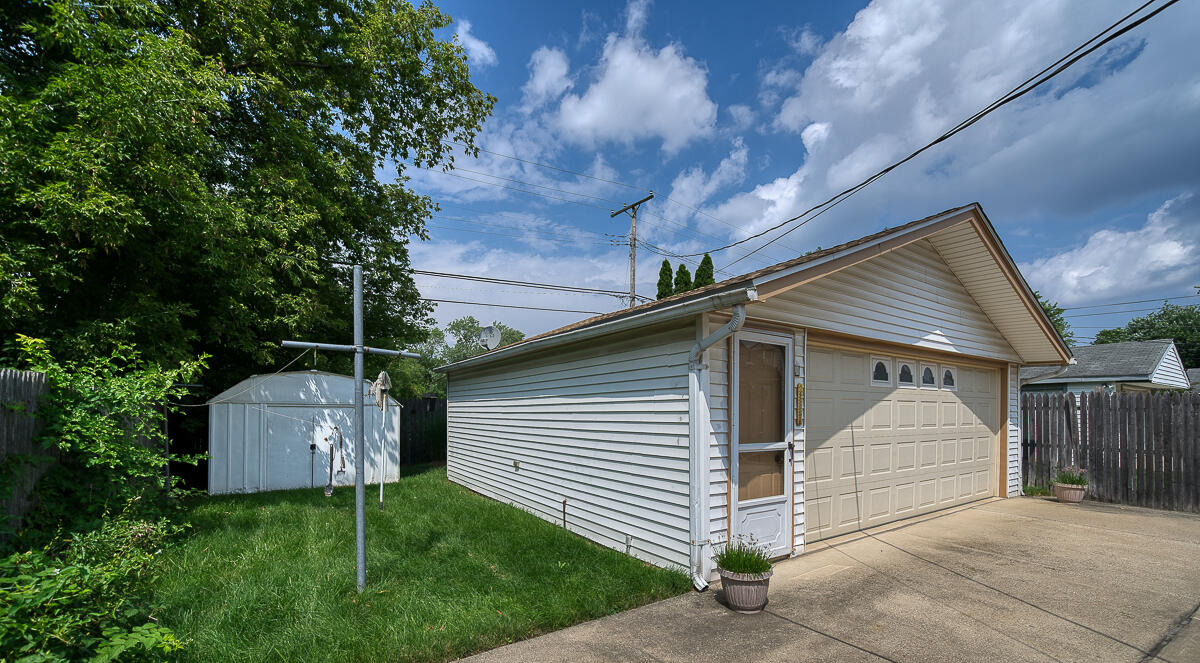 26160 Princeton Street Inkster, MI 48141 - Photo 5 of 13 garage