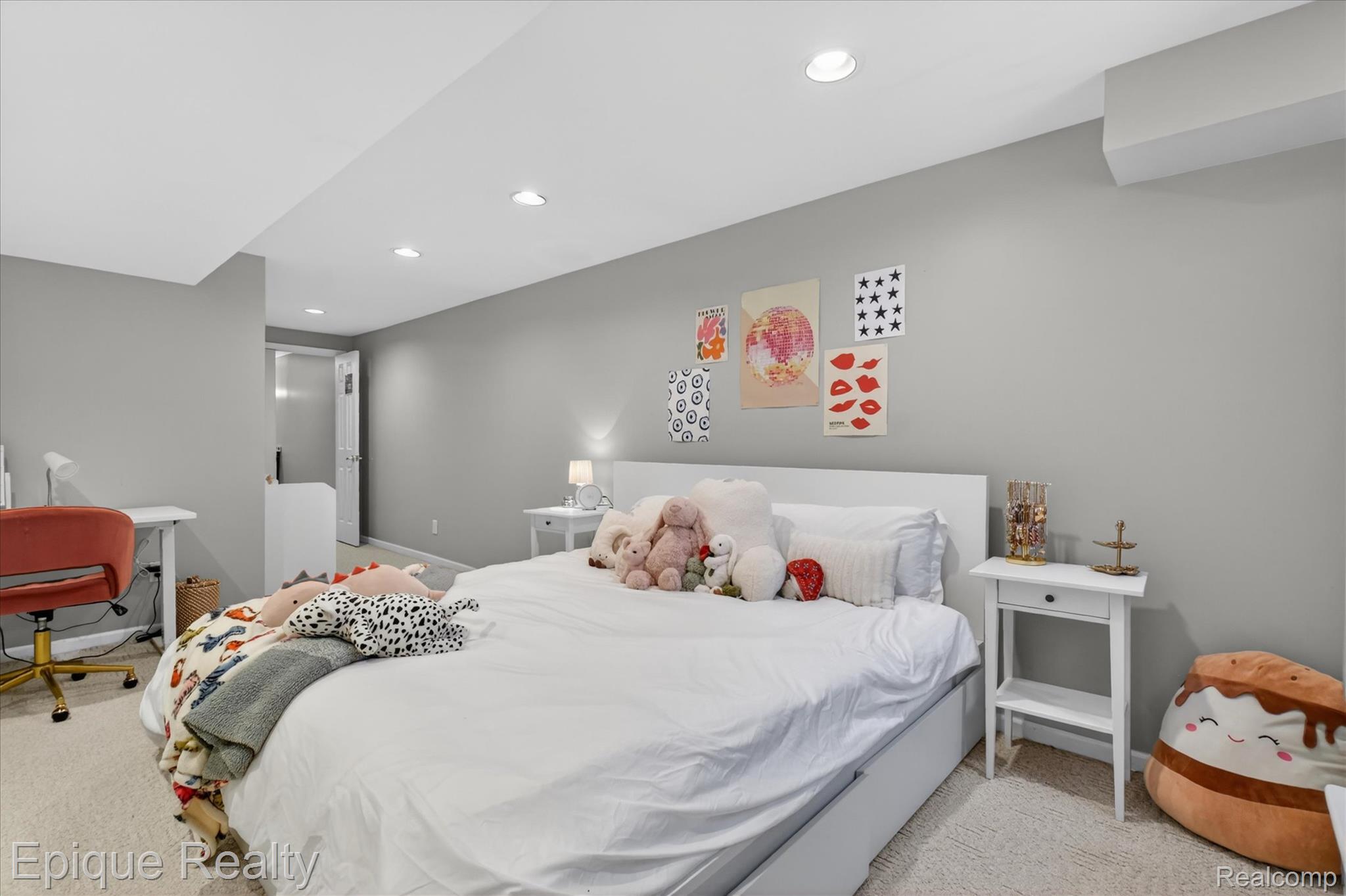 760 Caribou Court Rochester, MI 48307 - Photo 36 of 67 Carpeted room featuring recessed lighting and neutral wall tones