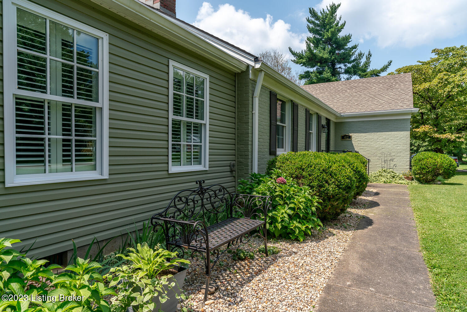 412 Highfield Road Louisville, KY 40207 - Photo 4 of 65 004-412-4