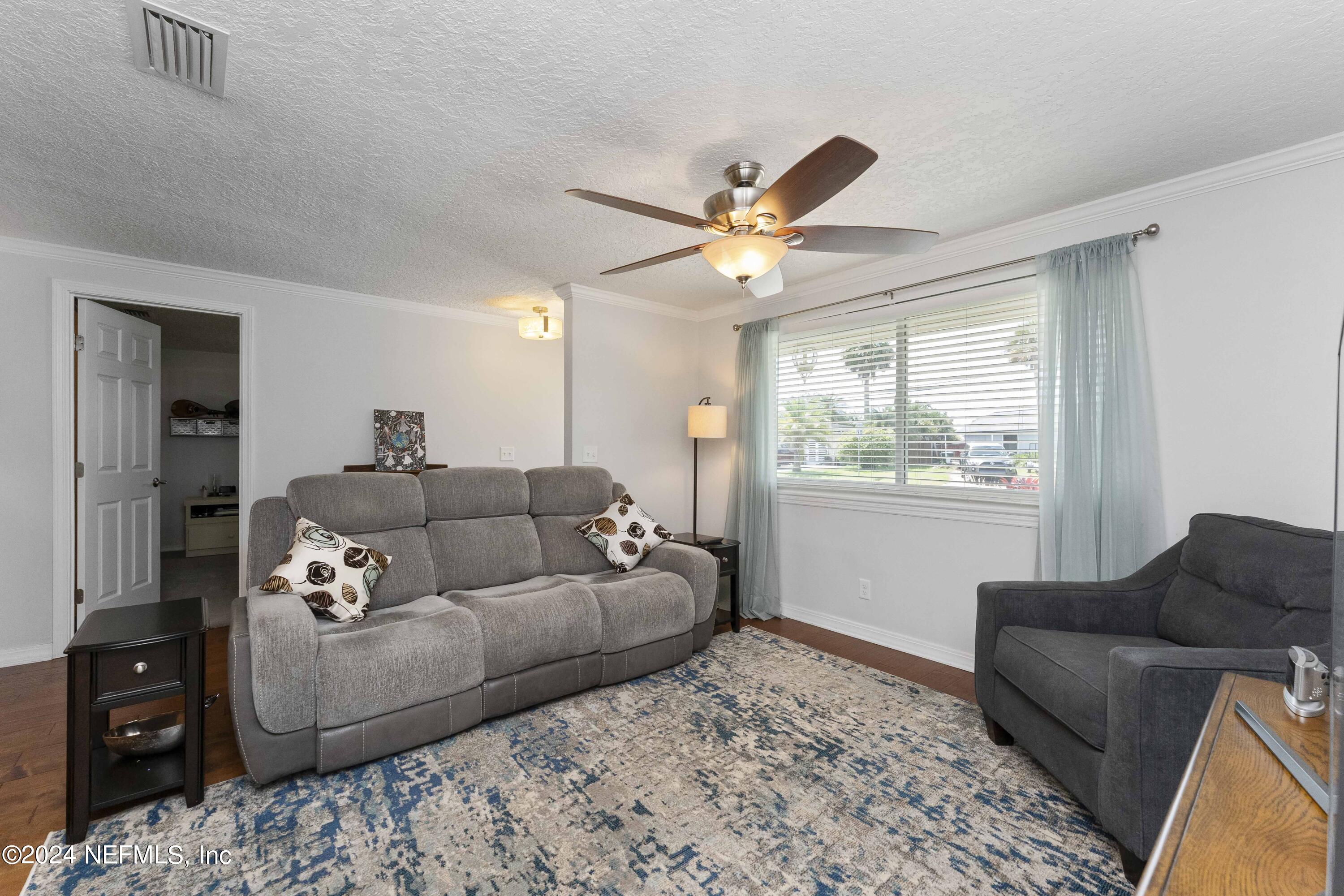 14515 Stacey Road Jacksonville, FL 32250 - Photo 5 of 38 14515 Stacey Rd Edit-5