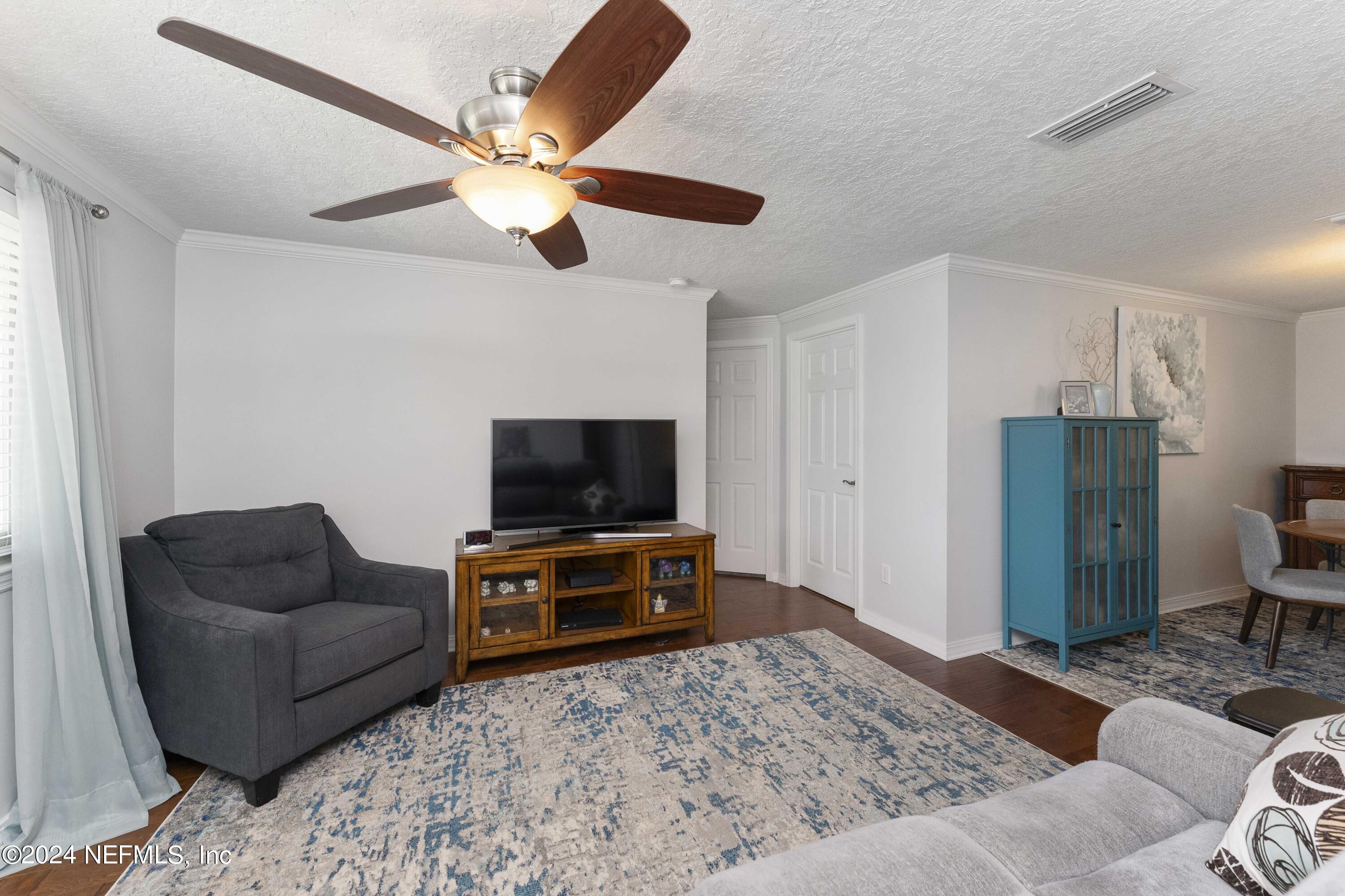 14515 Stacey Road Jacksonville, FL 32250 - Photo 6 of 38 14515 Stacey Rd Edit-6