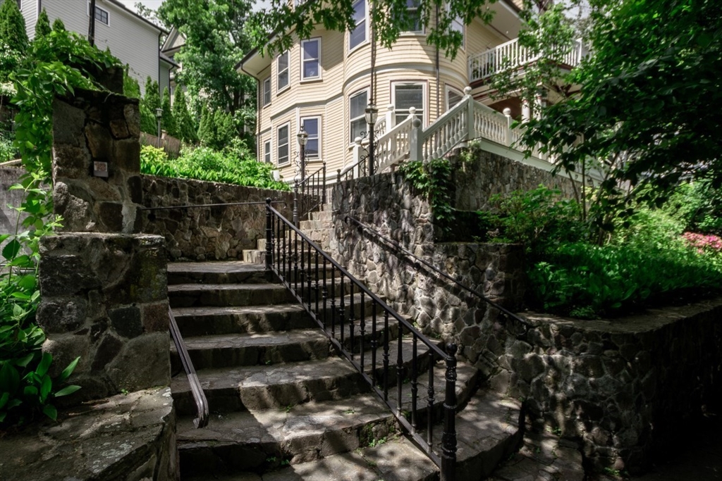 18 Atherton Road, Unit 1 Brookline, MA 02446 - Photo 3 of 17