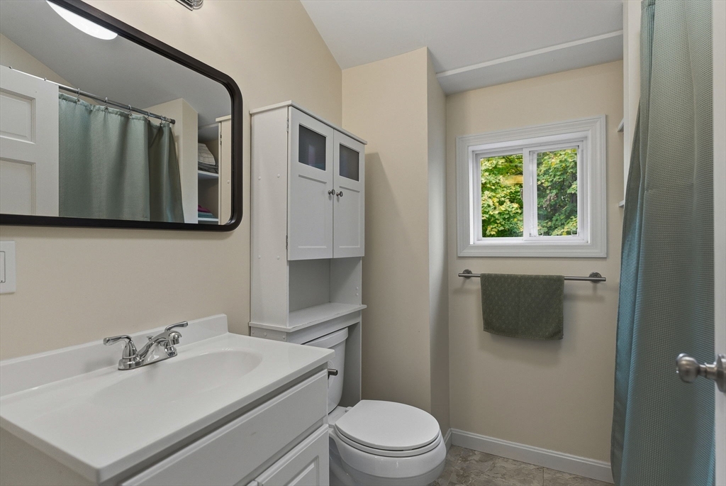 43 Hobart Street, Unit B Danvers, MA 01923 - Photo 17 of 32