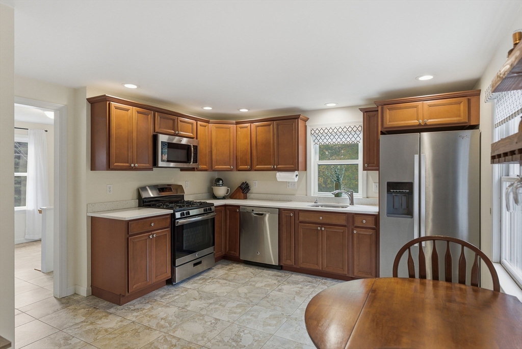 43 Hobart Street, Unit B Danvers, MA 01923 - Photo 18 of 32