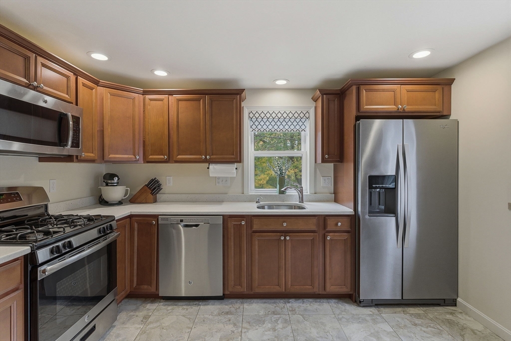 43 Hobart Street, Unit B Danvers, MA 01923 - Photo 19 of 32