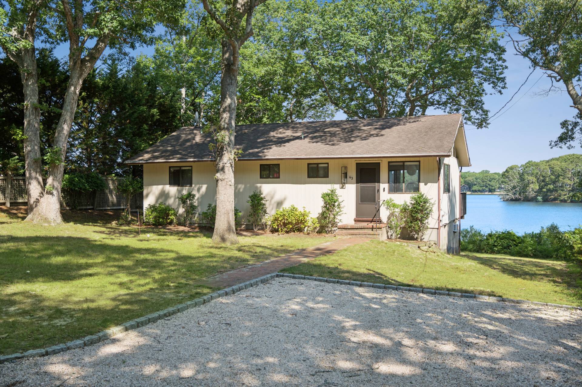 43 Bluff Point Road Sag Harbor, NY 11963 - Photo 13 of 16 Gallery Image 13