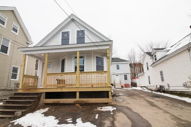 $3,300 | 54 Willow Street, Lowell, MA 01852