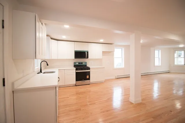 $3,300 | 54 Willow Street, Lowell, MA 01852