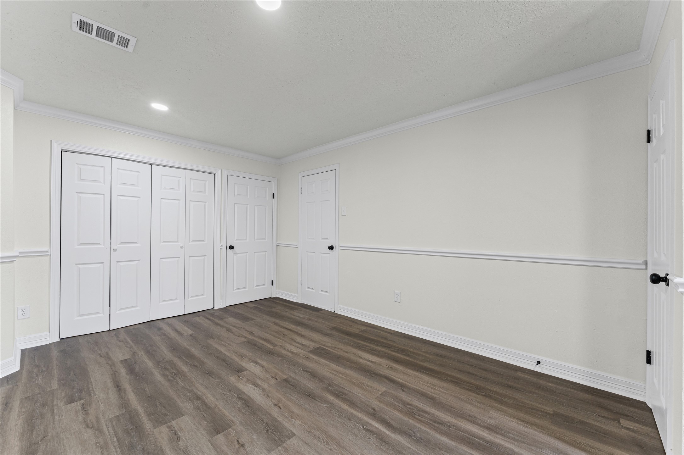 1506 Leadenhall Circle Channelview, TX 77530 - Photo 22 of 34 a view of a room with wooden floor