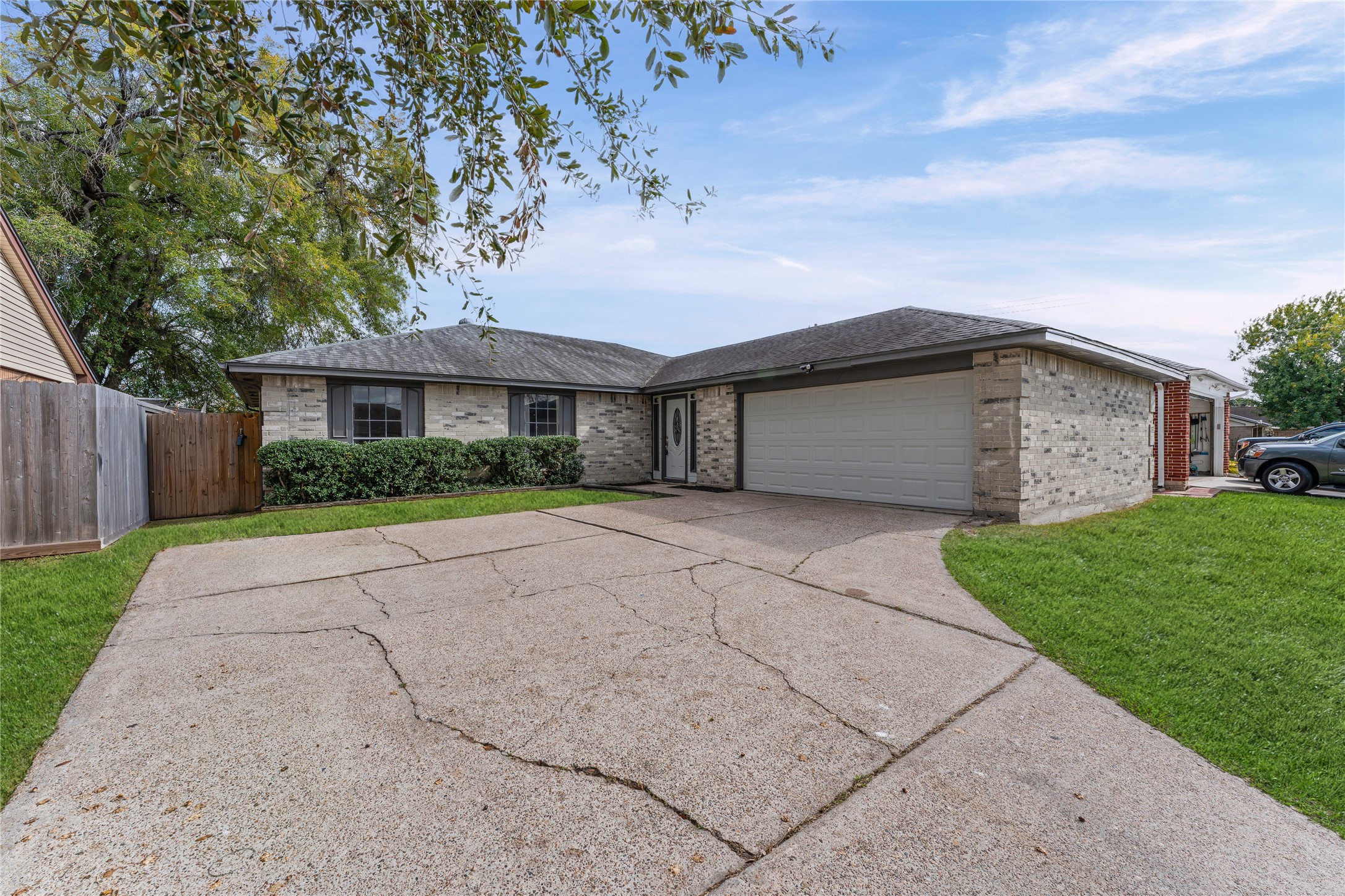 1506 Leadenhall Circle Channelview, TX 77530 - Photo 33 of 34 front view of house with a yard