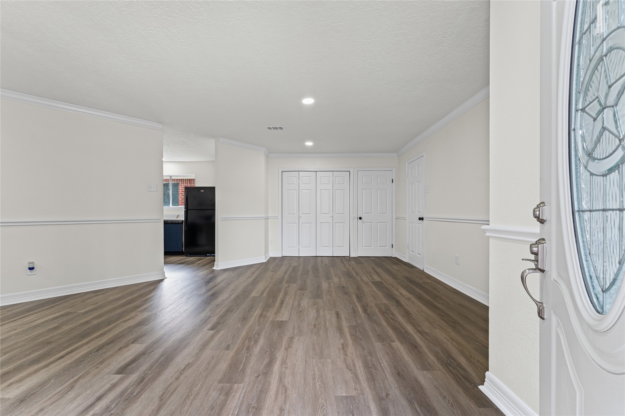 1506 Leadenhall Circle Channelview, TX 77530 - Photo 7 of 34 a view of empty room with wooden floor