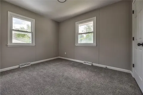 $225,000 | 12212 East 32nd Street South, Independence, MO 64052