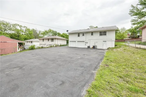 $225,000 | 12212 East 32nd Street South, Independence, MO 64052