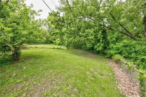 $225,000 | 12212 East 32nd Street South, Independence, MO 64052