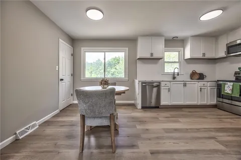 $225,000 | 12212 East 32nd Street South, Independence, MO 64052