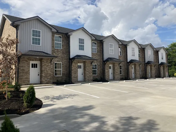 $995 | 914 Peachers Mill Road, Unit A, Clarksville, TN 37042