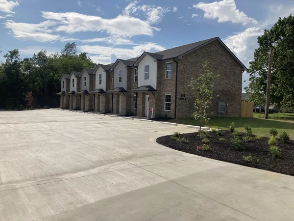 $995 | 914 Peachers Mill Road, Unit A, Clarksville, TN 37042
