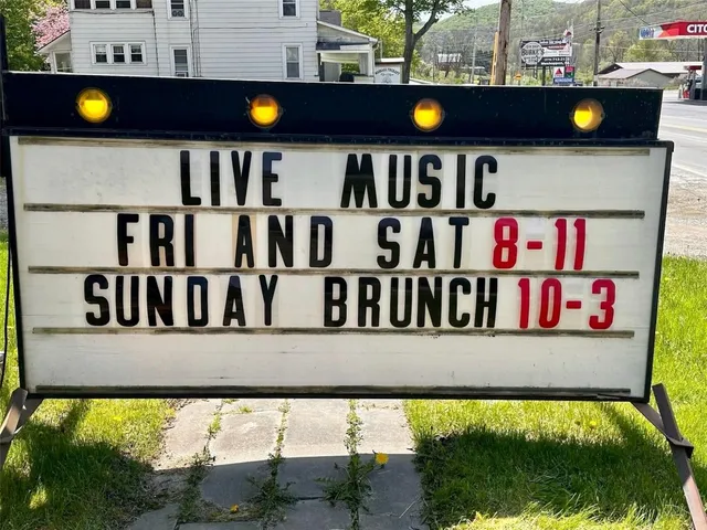 $640,000 | 10 Quaker Lake Road, Friendsville, PA 18818