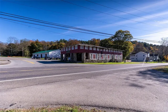 $640,000 | 10 Quaker Lake Road, Friendsville, PA 18818