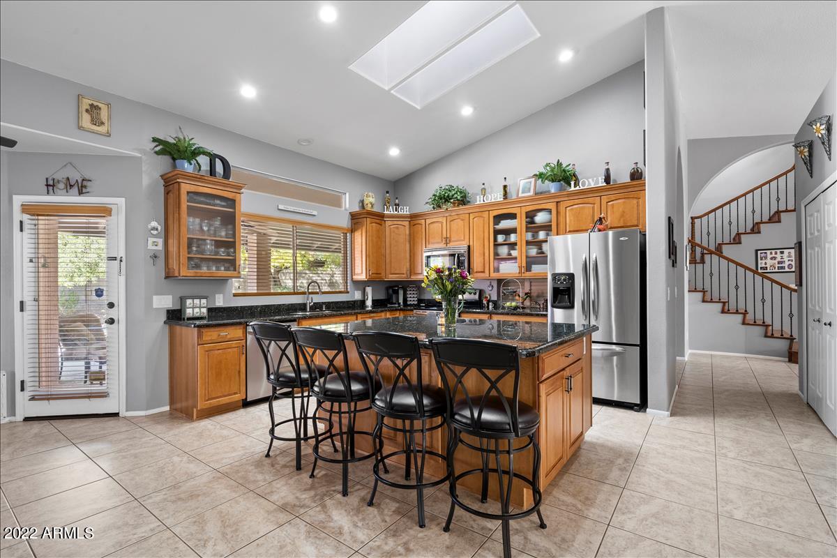 5612 East Marilyn Road Scottsdale, AZ 85254 - Photo 5 of 21 Kitchen (2)
