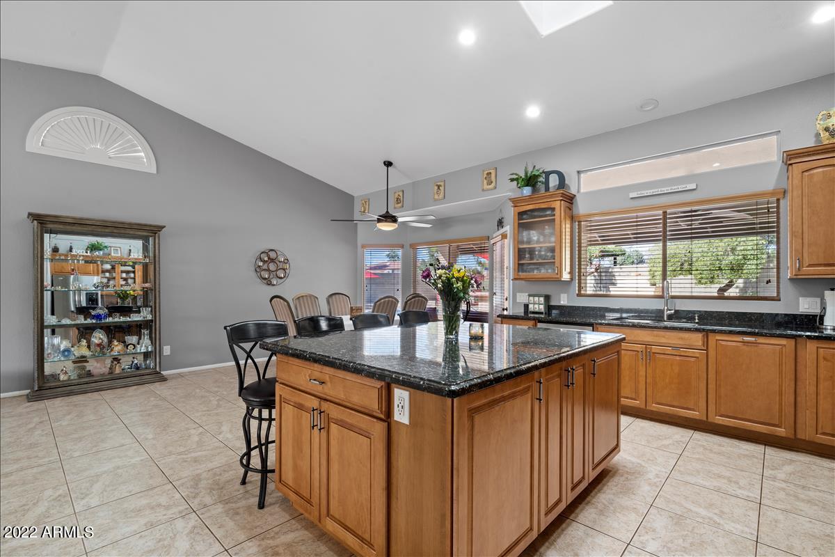 5612 East Marilyn Road Scottsdale, AZ 85254 - Photo 6 of 21 Kitchen