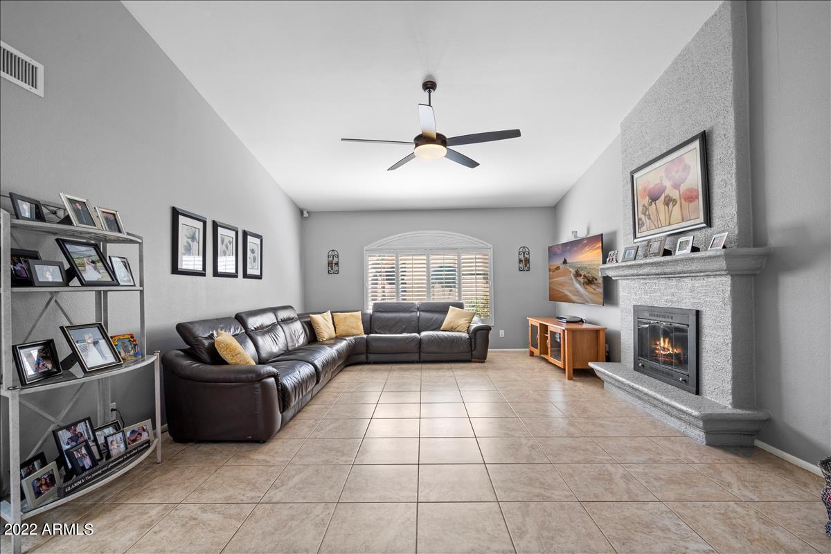 5612 East Marilyn Road Scottsdale, AZ 85254 - Photo 7 of 21 Living Room