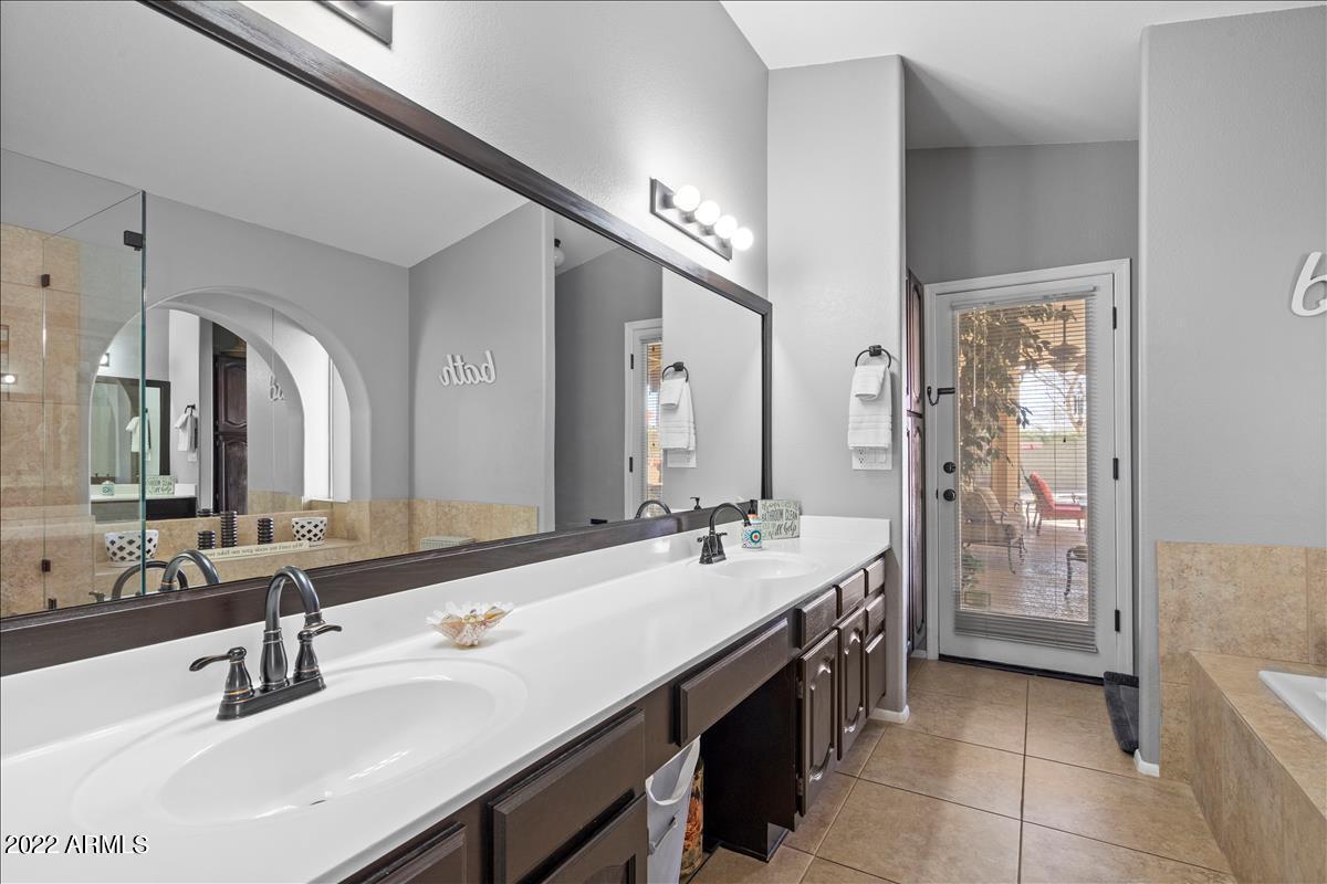 5612 East Marilyn Road Scottsdale, AZ 85254 - Photo 10 of 21 Primary Bathroom