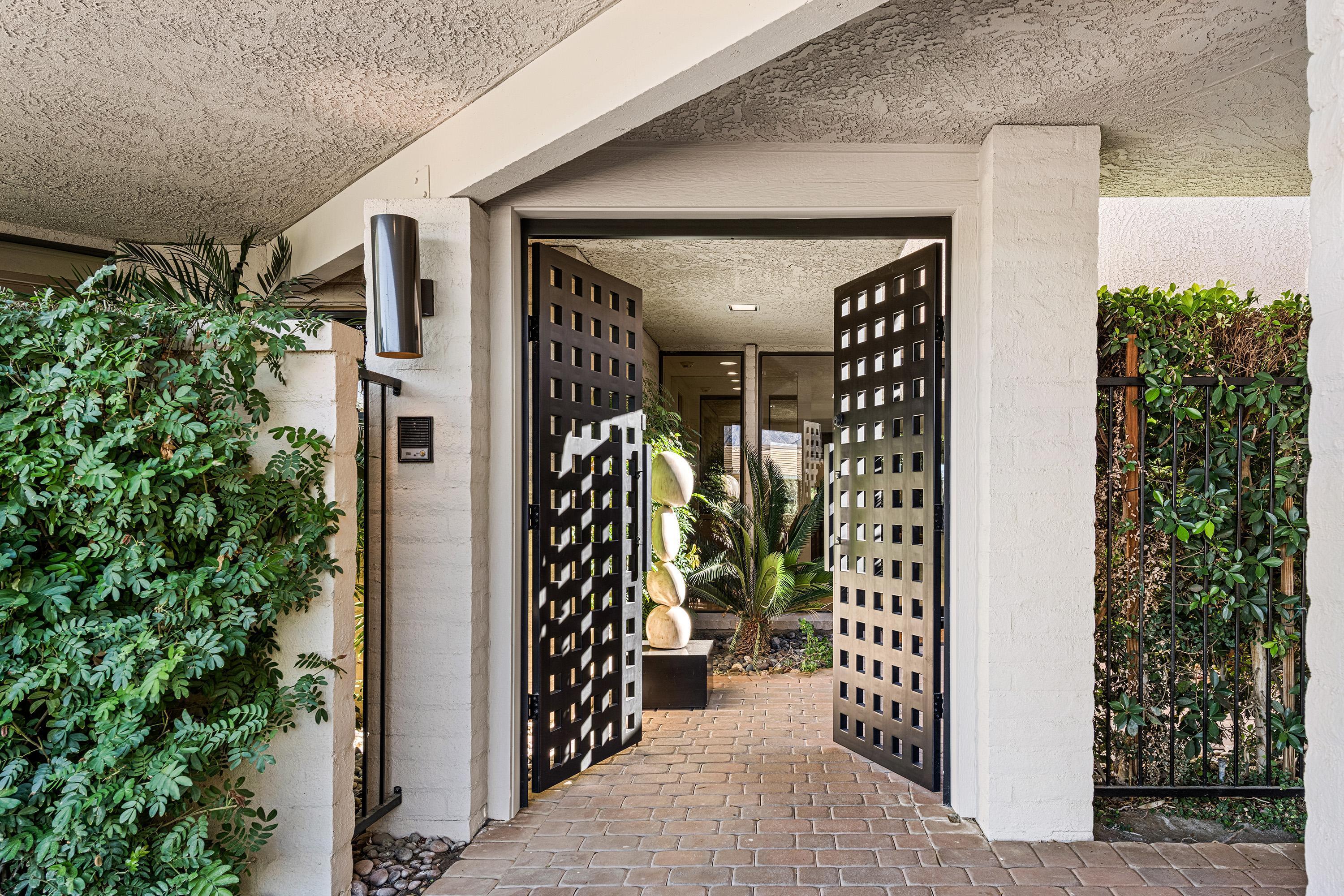 51 Mayfair Drive Rancho Mirage, CA 92270 - Photo 3 of 35 0306