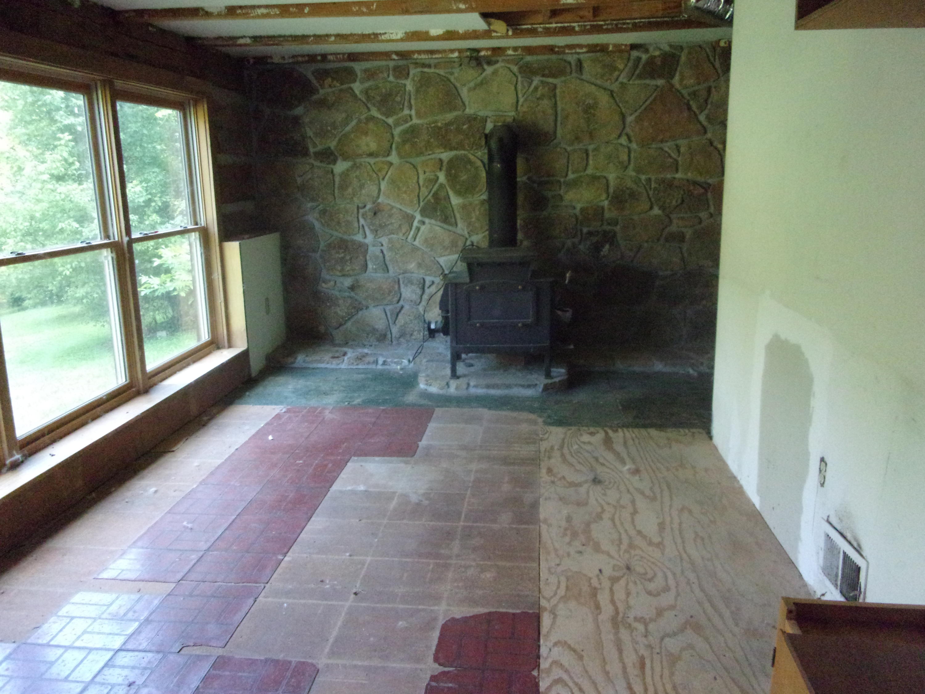 536 Sinking Springs Road Clinton, TN 37716 - Photo 3 of 14 100_0354
