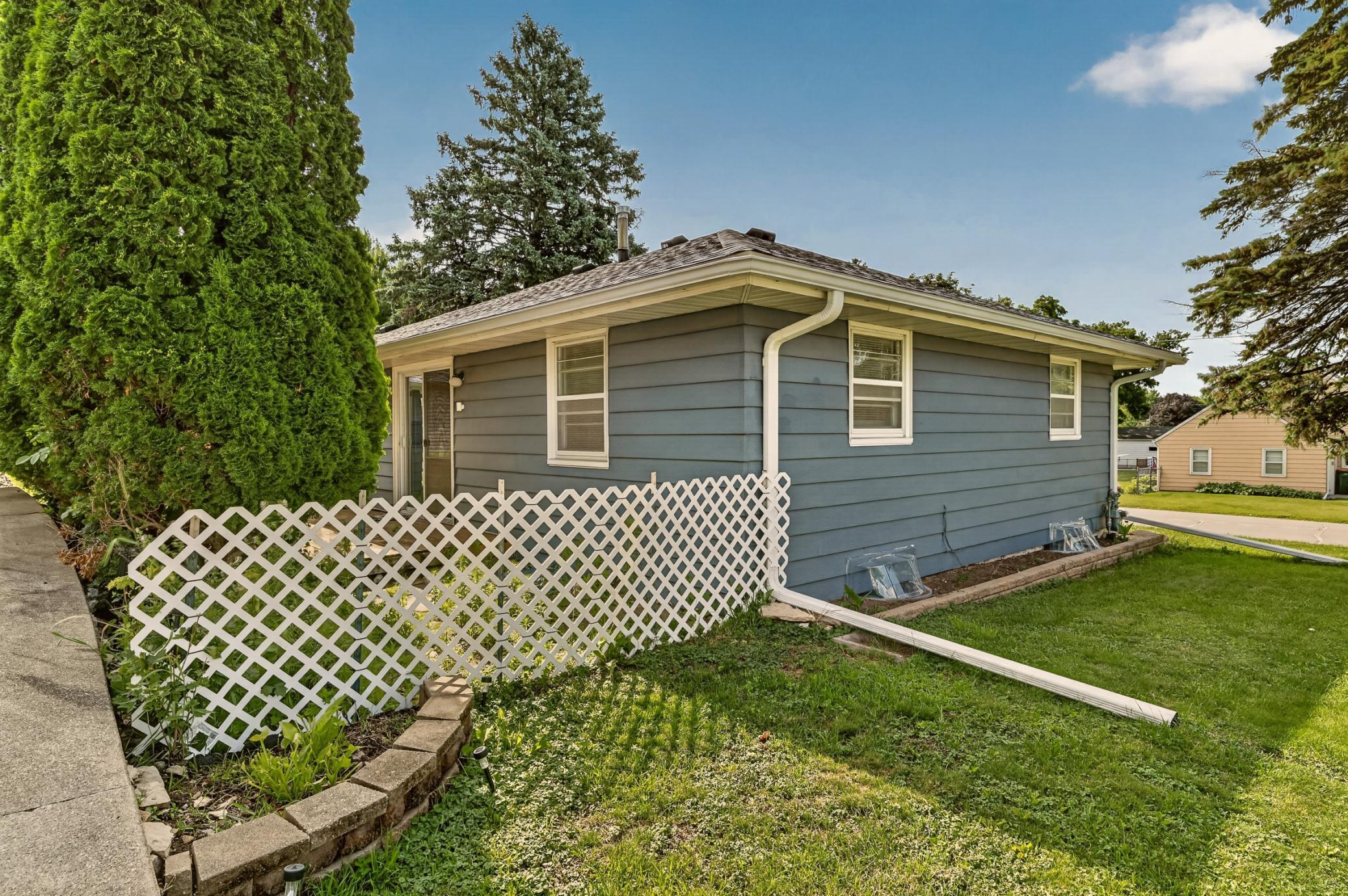 1401 10th Street Northeast Rochester, MN 55906 - Photo 3 of 36