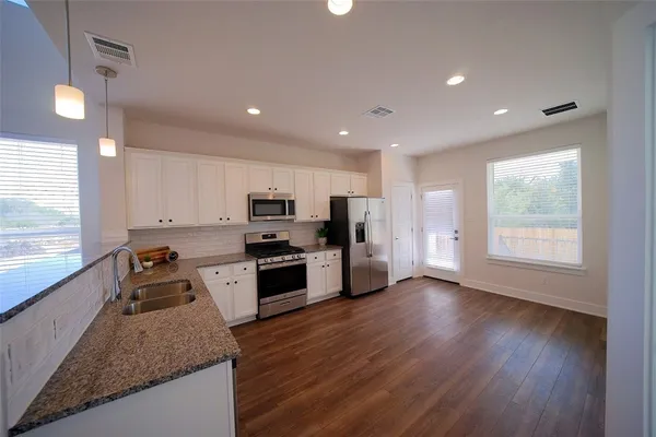 $1,995 | 162 Elisha Drive, Liberty Hill, TX 78642