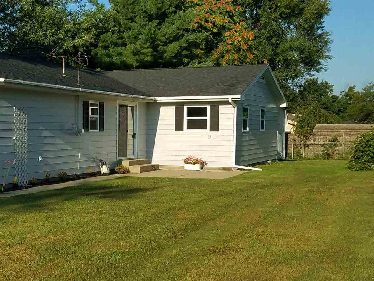 210 Worth Road Auburn, IN 46706 - Photo 3 of 30 Gallery Image 3